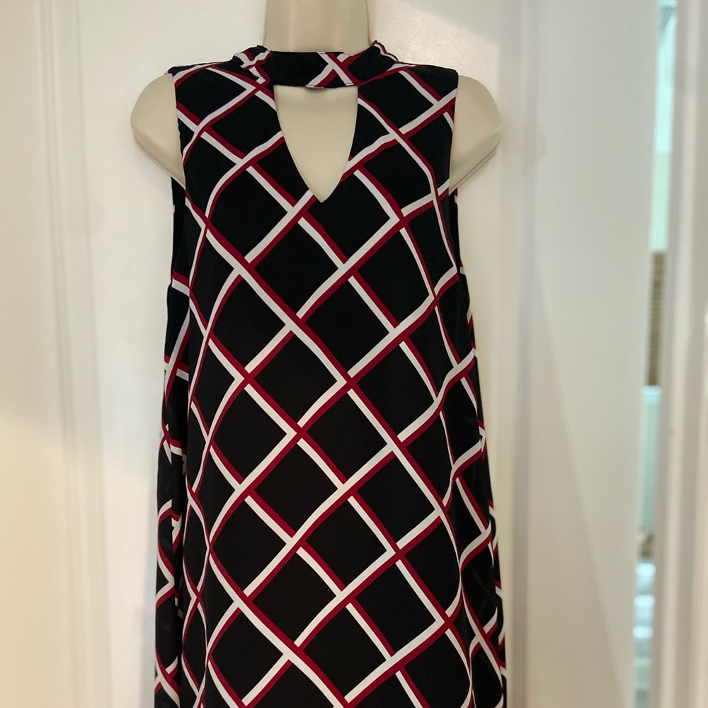 Loose fitting dress needs buttons